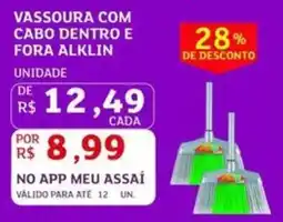 Assaí Atacadista Vassoura com cabo dentro e fora alklin oferta