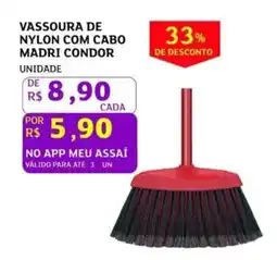 Assaí Atacadista Vassoura de nylon com cabo madri condor oferta
