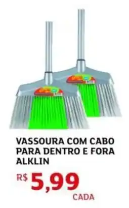 Assaí Atacadista Vassoura com cabo para dentro e fora alklin oferta