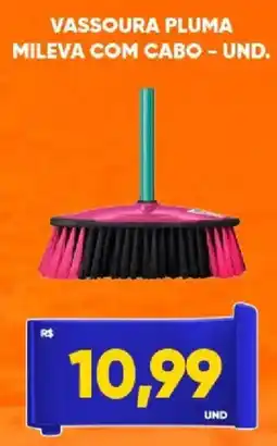 Tatico vassoura pluma mileva com cabo - und. oferta