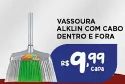 Bahamas Supermercados vassoura alklin com cabo dentro e fora oferta
