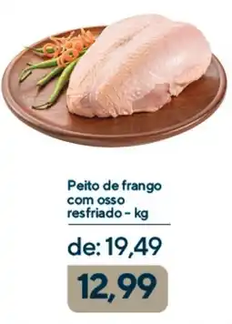 Coop Peito de frango com osso resfriado oferta