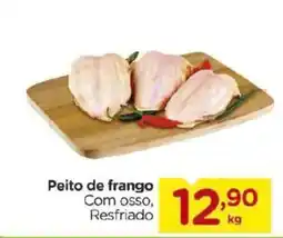 Carrefour Peito de frango com osso, resfriado oferta