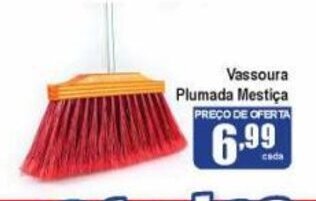 Higa's Supermercado Vassoura Plumada Mestica oferta