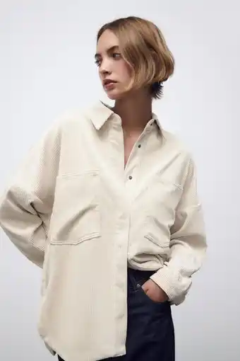 ZARA Camisa ampla de veludo cotelê com bolsos oferta