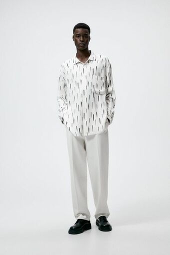 ZARA Camisa com estampa abstrata oferta