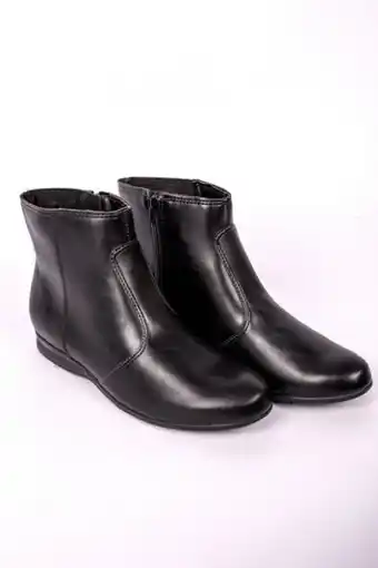 Bota feminina cano curto com zíper preto