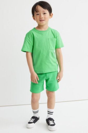 H&M 2-piece t-shirt and shorts set offer