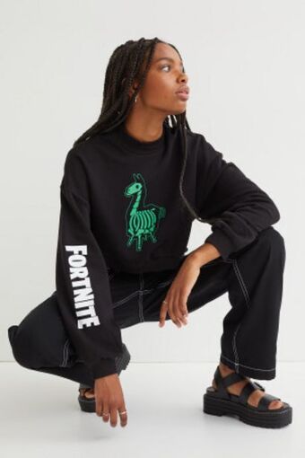 H&M High-collar sweatshirt offer