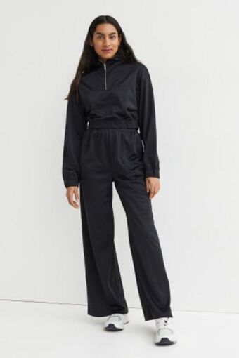 H&M Wide-leg sports pants offer