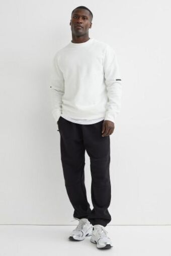 H&M Sports joggers offer