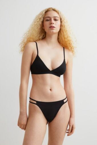 H&M 3-pack thong briefs offer