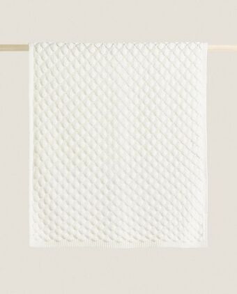 ZARA HOME Knit blanket offer
