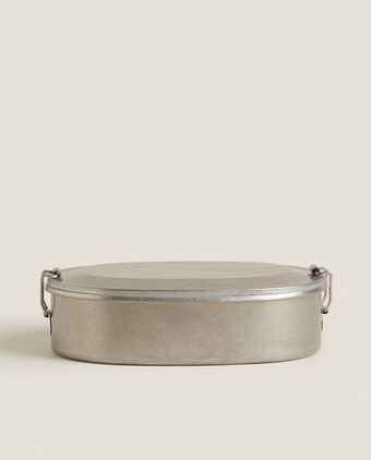ZARA HOME Matte steel lunch box (37 oz) offer