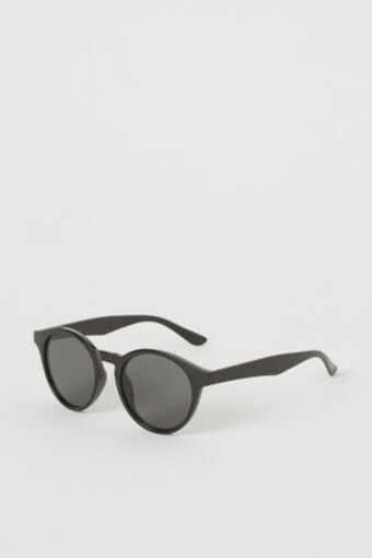 H&M Round sunglasses offer