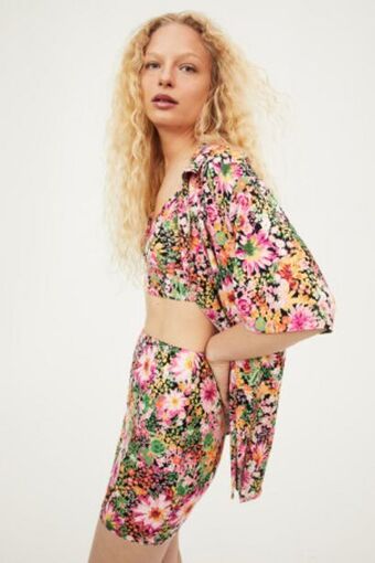 H&M Patterned mini skirt offer