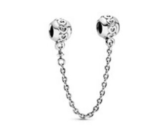 Pandora Charm à chaîne de sûreté anneau de cœurs offer