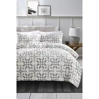 Giant Tiger Double/queen polyester cottage quilt set, 3-piece offer