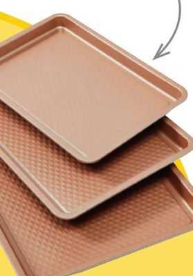 Home Hardware 3 pc. cookie sheet set offer