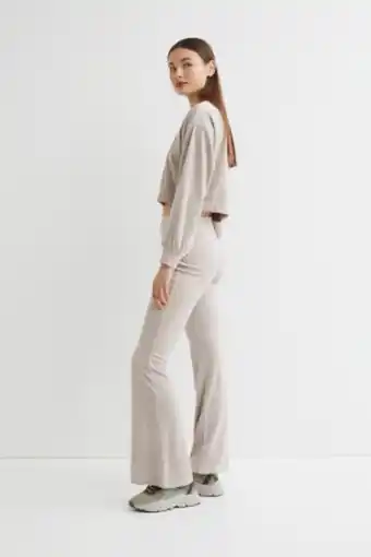 H&M Ribbed velour leggings offer