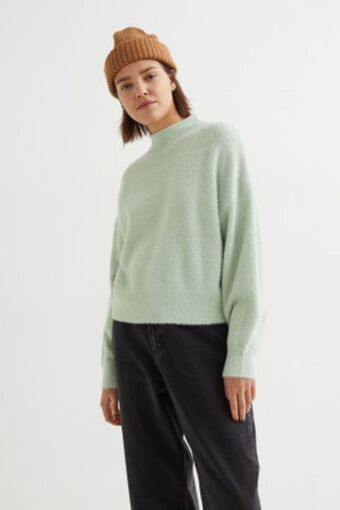H&M Fluffy sweater offer