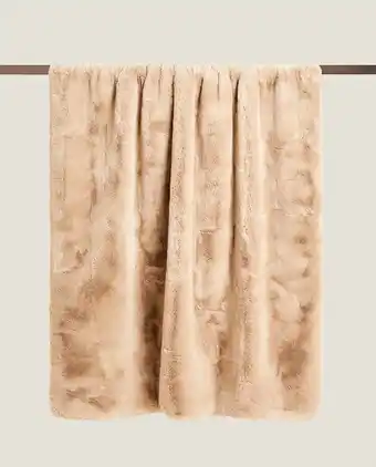 ZARA HOME Faux fur blanket offer