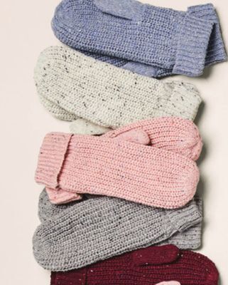 Giant Tiger Women's winter accessories offer