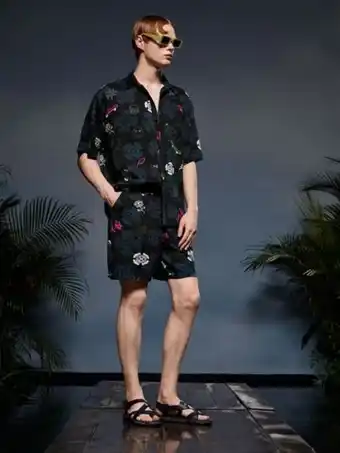 SheIn Shein x cheryl teo men floral print slant pocket shorts offer