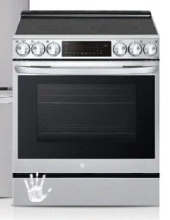 Réno Dépôt Cuisinière électrique InstaView LG de 6,3 pi avec Air Fryer offer