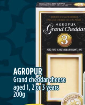 Marché Adonis Agropur grand cheddar cheese offer