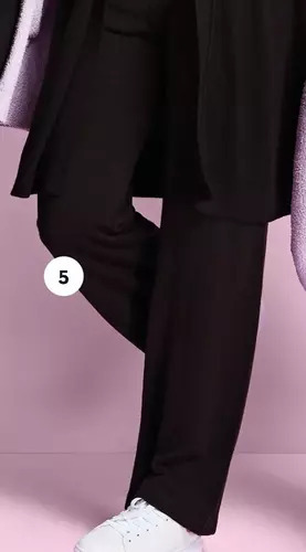 Giant Tiger Knit pants offer