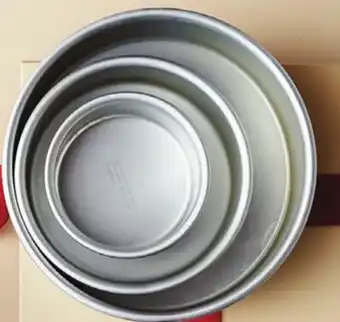 Walmart Wilton aluminum 3-piece round cake pan set offer