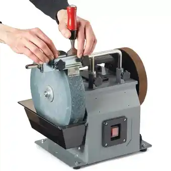 Canadian Tire Maximum 1.6a tool sharpener | 2.5a variable-speed 6" grinder offer