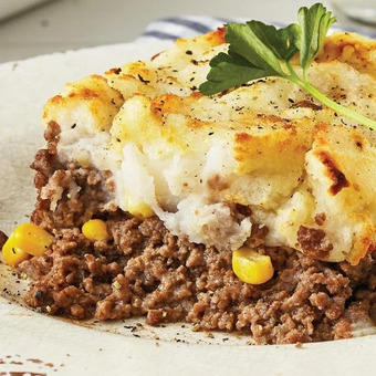 M & M Food Market Shepherd's pie offer