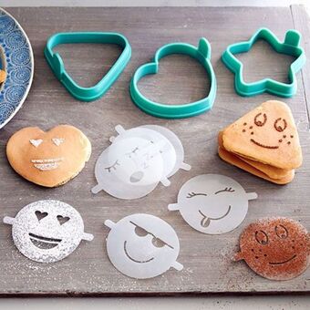 Pampered Chef Easy pancake molds with emoji stencils offer