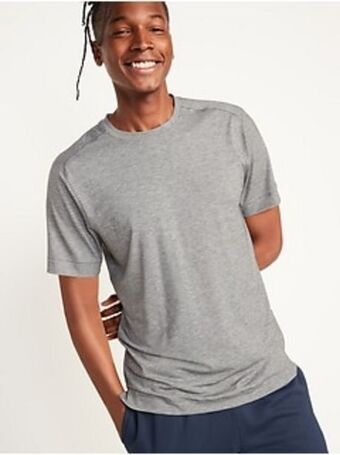 Old Navy Beyond 4-way stretch t-shirt for men offer