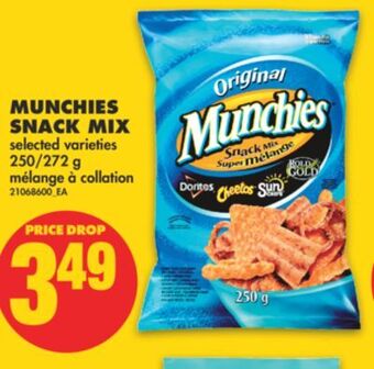 No Frills Munchies snack mix, 250/272 g offer