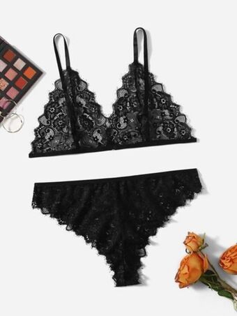 SheIn Plus floral lace lingerie set offer