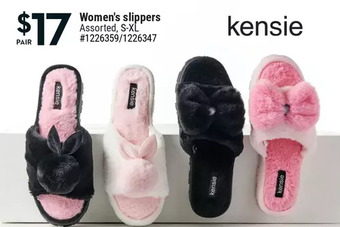 Giant Tiger Women's slippers offer