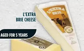 Marché Adonis L'extra brie cheese offer