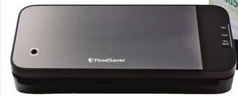 Canadian Tire Foodsaver space-saving vacuum sealer with roll storage offer