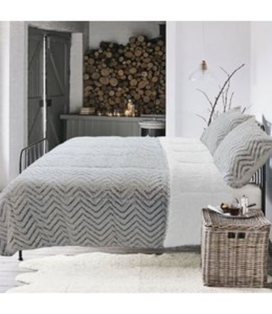 Beddington's Johan sherpa/fleece comforter set grey offer
