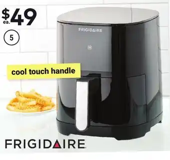 Giant Tiger Frigidaire 3.5 l air fryer offer