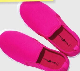 Giant Tiger Girl's slip-on shoes offer