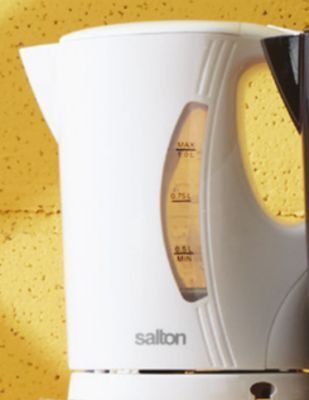 Walmart Salton 1 l cordless electric kettle offer