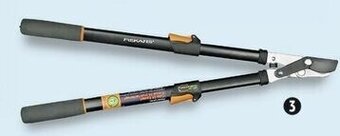 Canadian Tire FISKARS Power Lever Telescopic Bypass Lopper offer