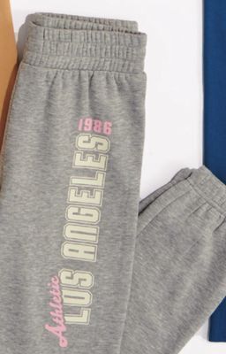 Giant Tiger Girls varsity fleece joggers offer