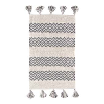 Giant Tiger Debbie travis woven tufted rug, 32-in offer