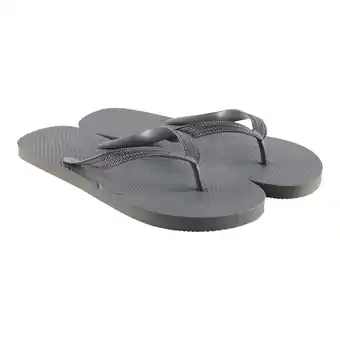 Giant Tiger Men's solid flip flops offer