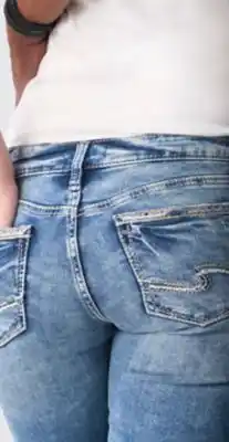 L'équipeur Women's suki curvy mid rise straight leg jeans offer